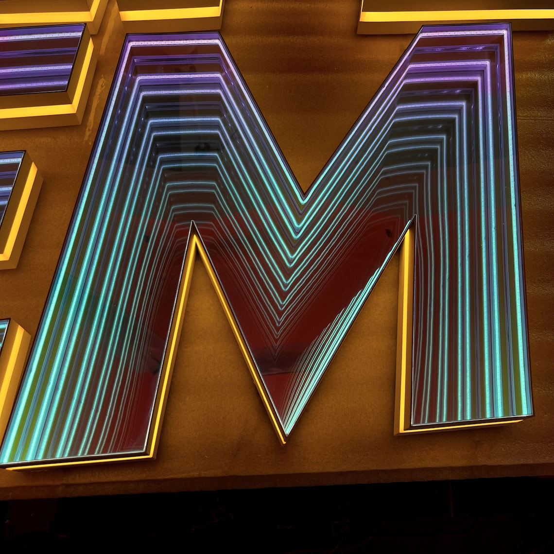 Infinity Neon Letters Infinity Mirror Neon LED Track Channel Letters & Numbers 3D Business L ...